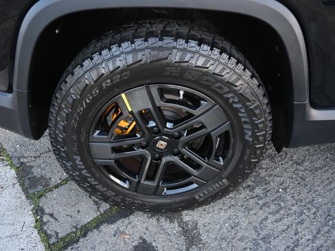 Used 2023 Rivian R1T Adventure image 21