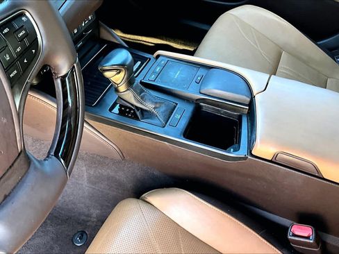 Used 2020 Lexus ES 350 w/ Accessory Package 2 FWD image 17