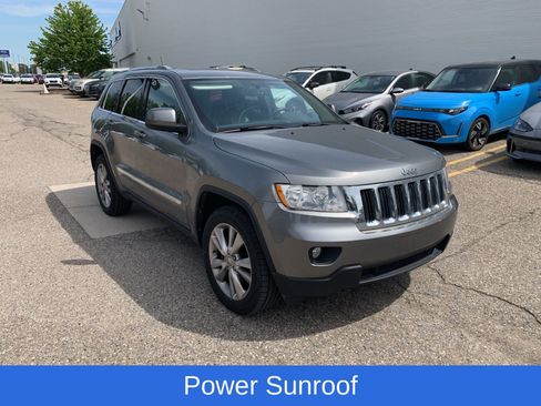 Used 2013 Jeep Grand Cherokee Laredo AWD/4WD image 3