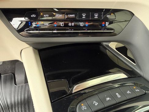 Used 2023 Buick Envision Avenir AWD/4WD image 23