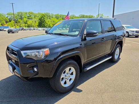 Used 2022 Toyota 4Runner SR5 Premium w/ Moonroof Package AWD/4WD image 3