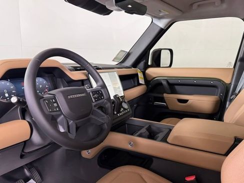 New 2026 Land Rover Defender 110 X-Dynamic SE image 4