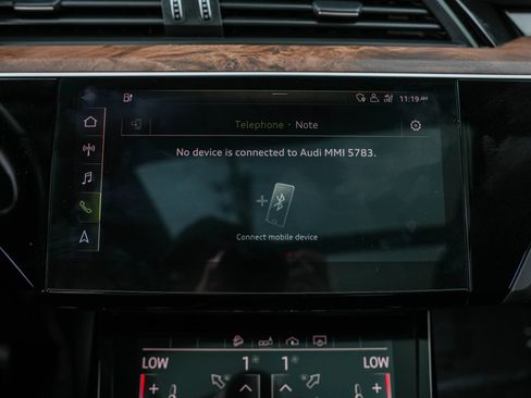Used 2020 Audi e-tron Premium Plus AWD/4WD image 12