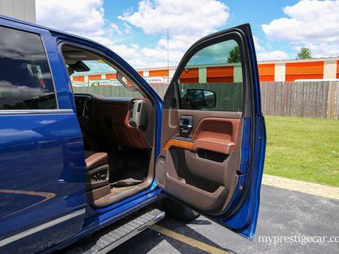 Used 2015 Chevrolet Silverado 1500 High Country w/ High Country Premium Package AWD/4WD image 14