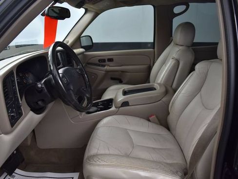 Used 2005 Chevrolet Tahoe Z71 w/ Preferred Equipment Group AWD/4WD image 9