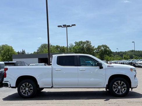 Used 2022 Chevrolet Silverado 1500 RST AWD/4WD image 33