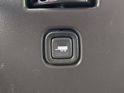 Used 2025 Chevrolet Express 3500 LT w/ LT Preferred Equipment Group RWD image 18
