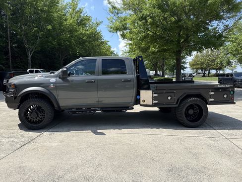 New 2026 RAM 5500 Tradesman AWD/4WD image 4