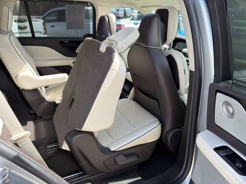 Used 2020 Lincoln Aviator Black Label w/ Dynamic Handling Package image 12