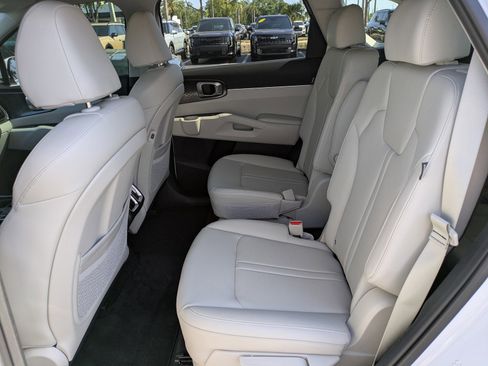 Certified 2025 Kia Sorento EX FWD image 12