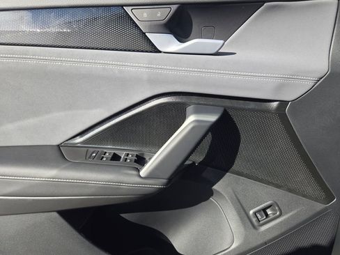 New 2026 Volkswagen Tiguan SE R-Line image 19