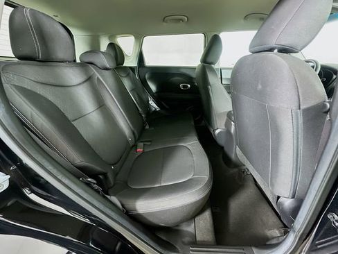 Used 2015 Kia Soul Base image 8