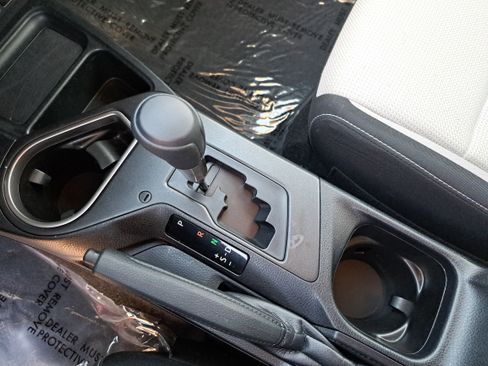 Used 2018 Toyota RAV4 LE image 24