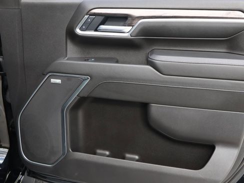 Used 2025 Chevrolet Silverado 3500 LTZ w/ LTZ Texas Edition image 18