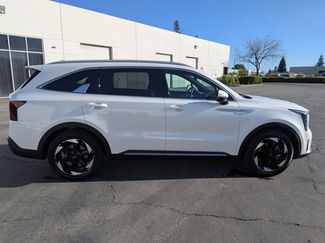 Used 2025 Kia Sorento SX Prestige video 3