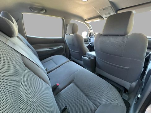Used 2005 Toyota Tacoma PreRunner RWD image 38