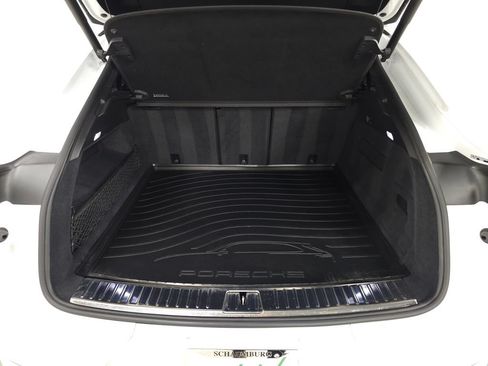 Used 2024 Porsche Cayenne S AWD/4WD image 7