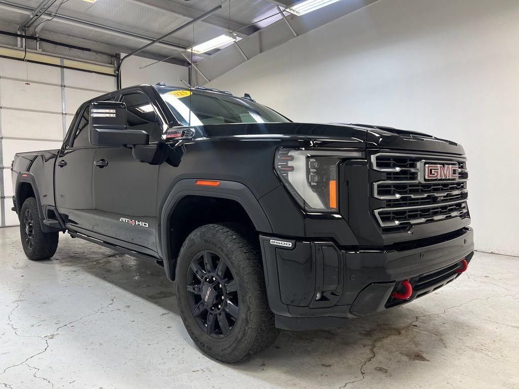 Used 2025 GMC Sierra 2500 AT4 w/ Technology Package AWD/4WD image 8