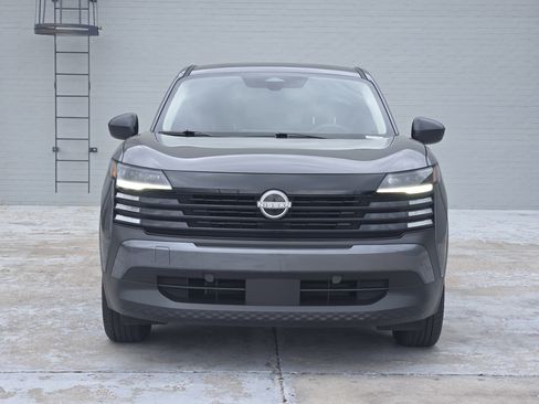 Used 2025 Nissan Kicks S FWD image 3