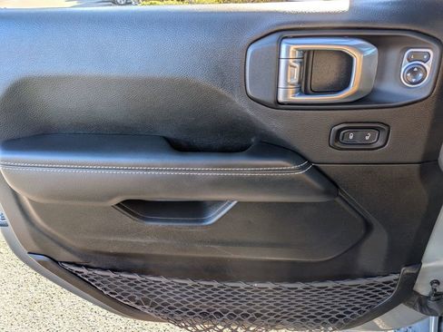 Used 2022 Jeep Wrangler Unlimited Sahara image 12