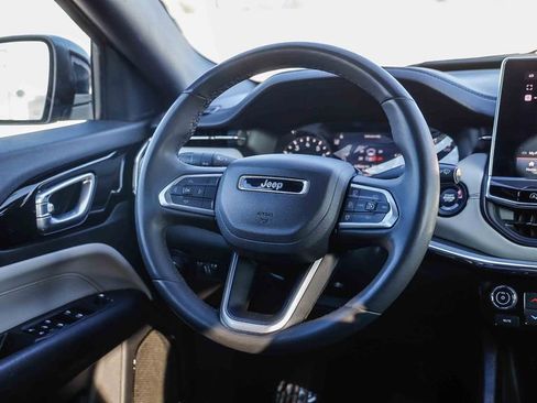 Used 2024 Jeep Compass Limited image 16