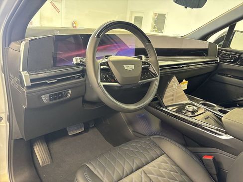 New 2025 Cadillac Escalade IQ Luxury 1 w/ LPO, Radiant Package image 16