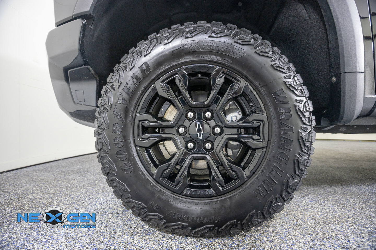 Used 2025 Chevrolet Silverado 1500 ZR2 w/ Technology Package AWD/4WD image 51