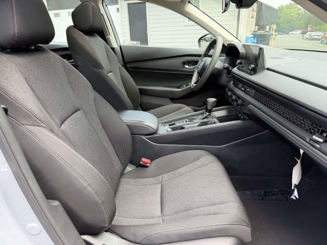 Used 2025 Honda Accord SE image 7
