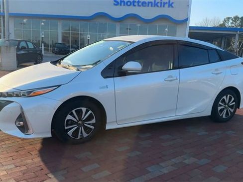 Used 2019 Toyota Prius Prime Advanced image 6