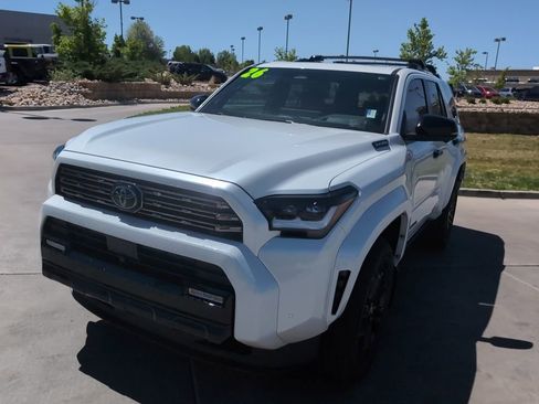 Used 2026 Toyota 4Runner Platinum AWD/4WD image 3