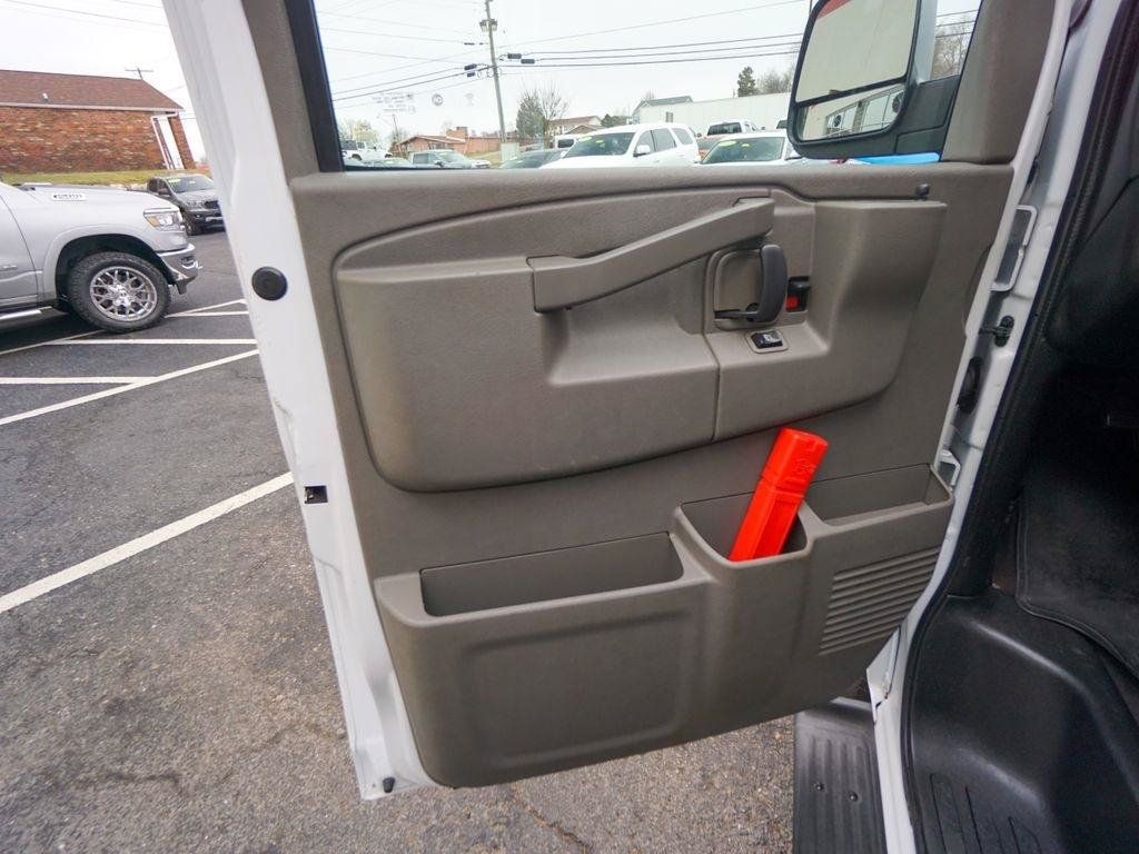 Used 2020 Chevrolet Express 3500 LT w/ LT Preferred Equipment Group RWD image 11