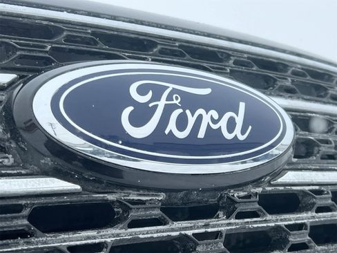 Used 2020 Ford Explorer XLT w/ Comfort Package image 13