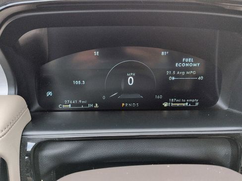 Used 2023 Lincoln Nautilus AWD w/ Premium Package image 19