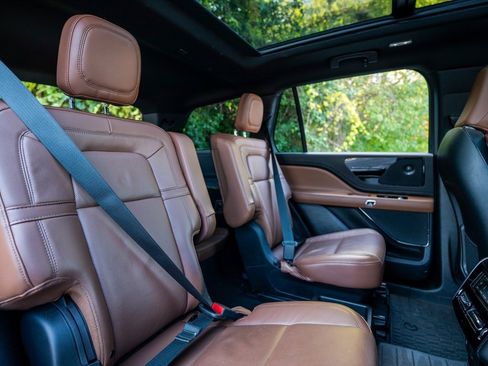 Used 2024 Lincoln Aviator Reserve w/ Elements Package Plus image 15