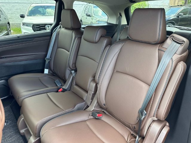 New 2027 Honda Odyssey Touring image 4