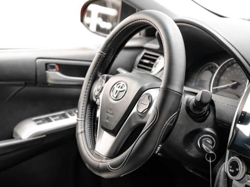 Used 2012 Toyota Camry SE FWD image 16