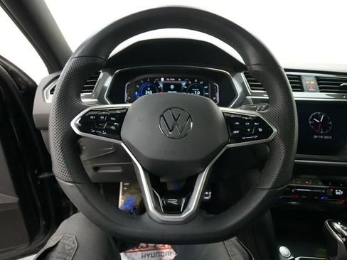Used 2022 Volkswagen Tiguan SEL R-Line image 45