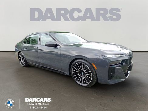 Used 2025 BMW 750e xDrive w/ Executive Package AWD/4WD image 1