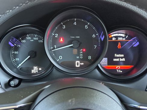 Certified 2025 Porsche Macan AWD/4WD image 28