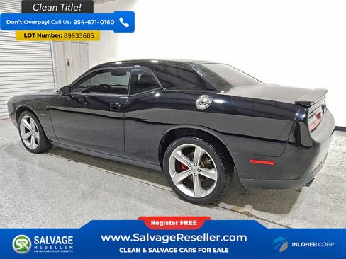 Used 2016 Dodge Challenger R/T image 3