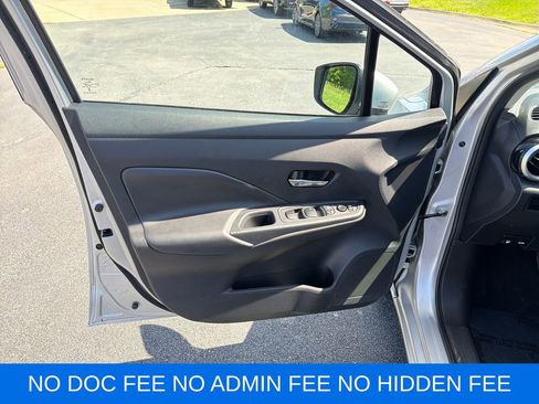 Used 2025 Nissan Versa SV FWD image 12