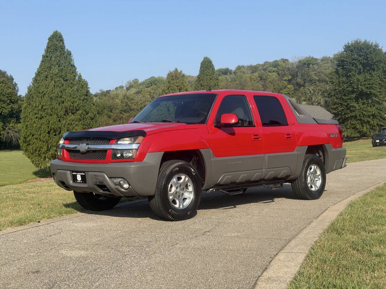 Used 2002 Chevrolet Avalanche 4x4 w/ Off-Road Suspension Pkg image 1