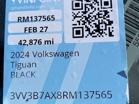 Used 2024 Volkswagen Tiguan Wolfsburg Edition image 28