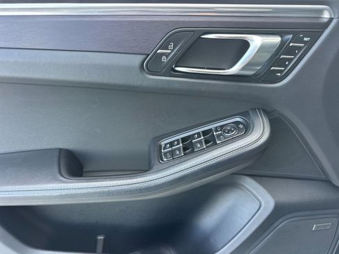 Certified 2022 Porsche Macan GTS image 12