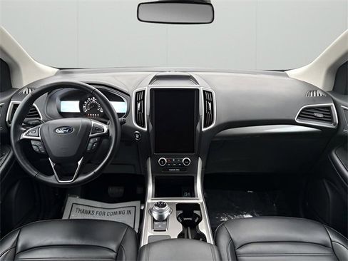 Used 2024 Ford Edge SEL image 9
