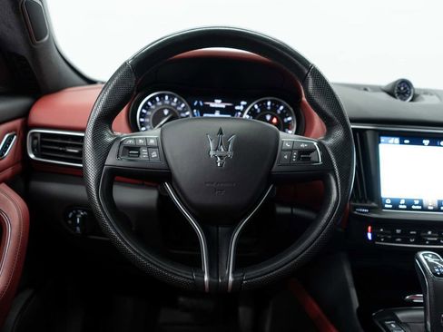 Used 2022 Maserati Levante Modena image 15