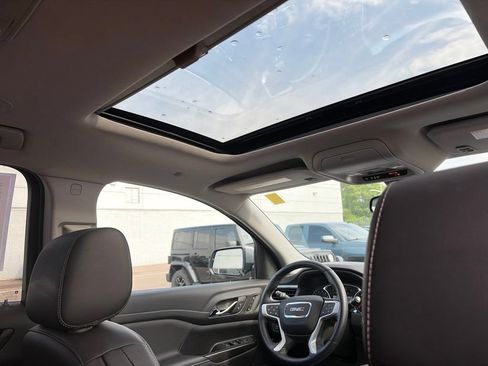 Used 2023 GMC Acadia SLT w/ Preferred Package AWD/4WD image 25