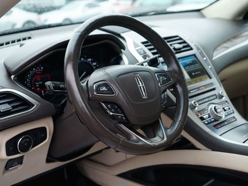 Used 2018 Lincoln MKZ Select w/ Technology Package image 11