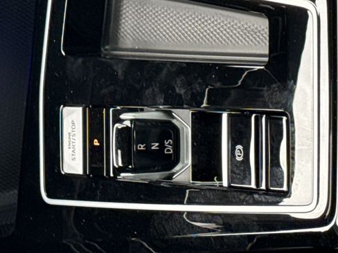 Used 2025 Volkswagen Golf R Black Edition image 26