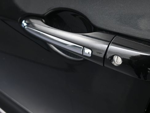 Used 2019 Chrysler Pacifica Limited image 35